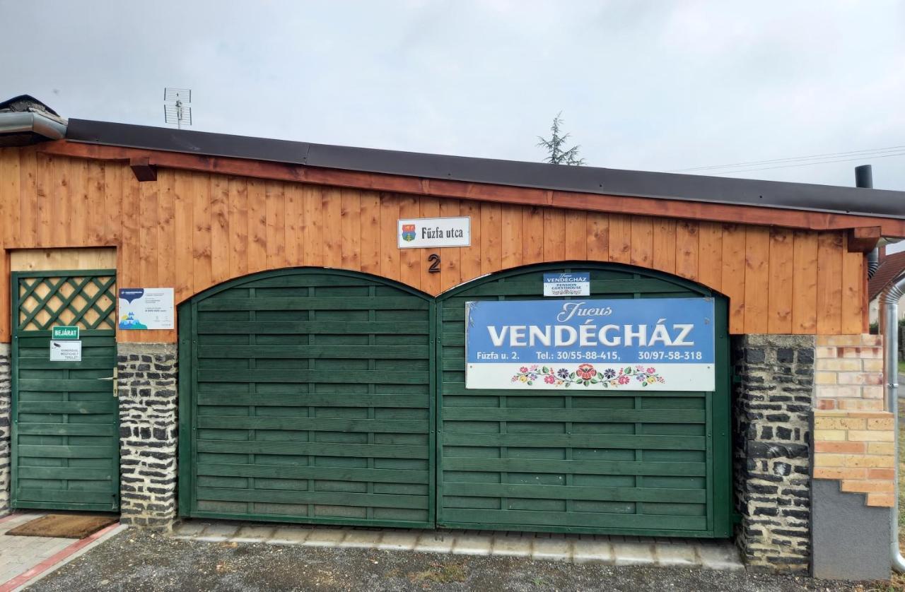 Jucus Vendeghaz Hotell Zalahaláp Exteriör bild