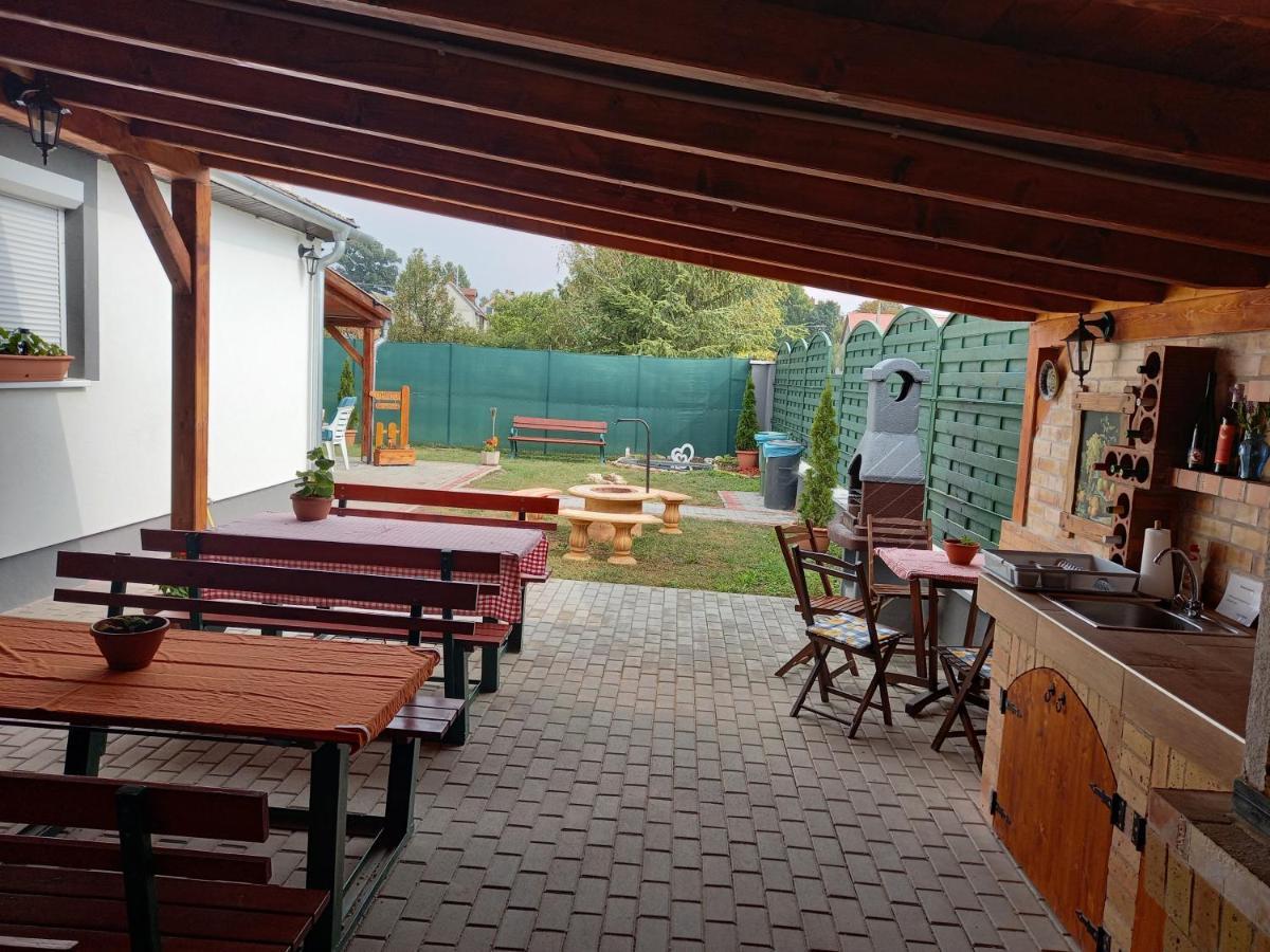 Jucus Vendeghaz Hotell Zalahaláp Exteriör bild