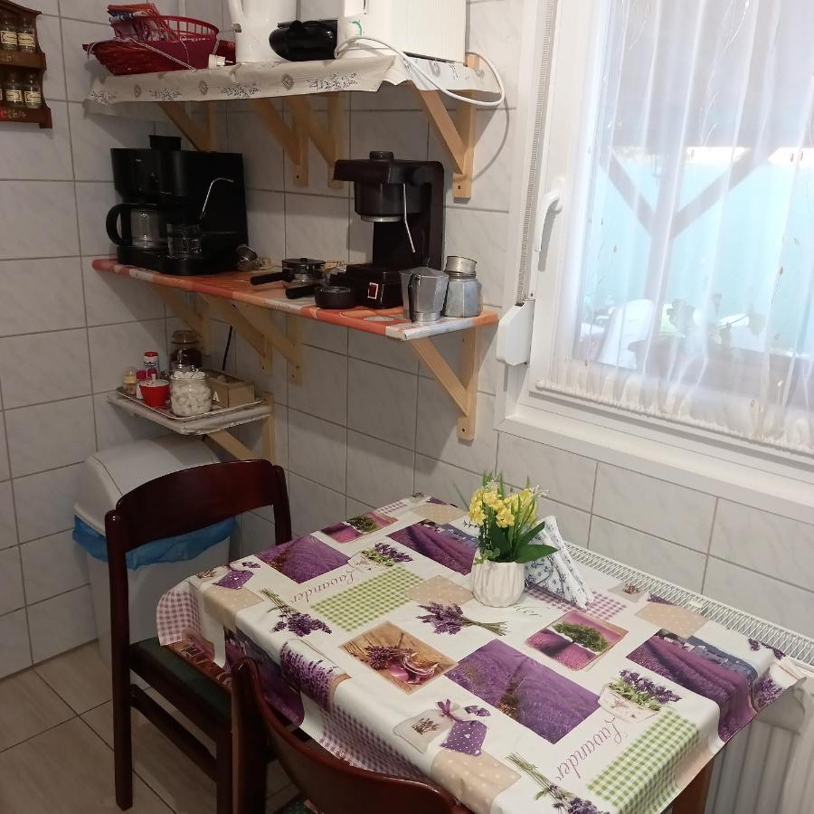 Jucus Vendeghaz Hotell Zalahaláp Exteriör bild