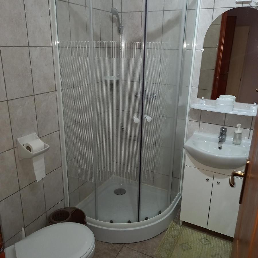 Jucus Vendeghaz Hotell Zalahaláp Exteriör bild